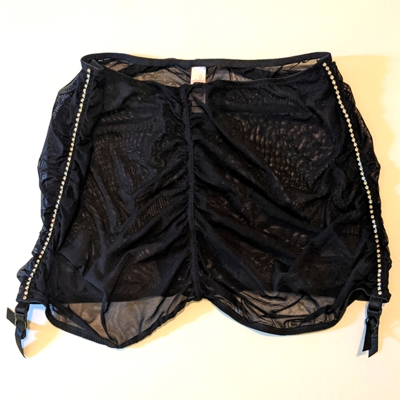 SOLD✅ Victoria's Secret, Black 34B Bra/L Garter - Picture 3 of 16